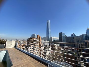 Estudio luminoso con terraza a pasos del MUT