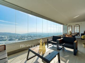 Moderno departamento dúplex con espectacular vista sector San Carlos de Apoquindo