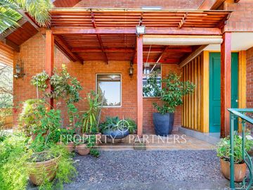 Hermosa casa en venta - Las Pircas, Peñalolén