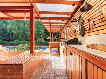 Hermosa casa en venta - Las Pircas, Peñalolén