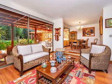 Hermosa casa en venta - Las Pircas, Peñalolén