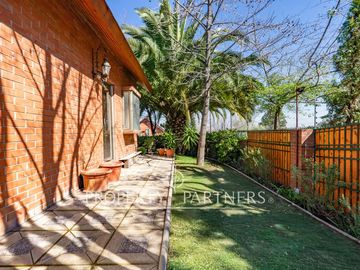 Hermosa casa en venta - Las Pircas, Peñalolén