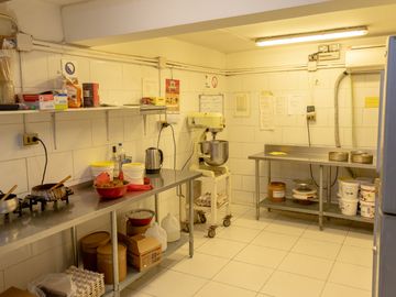 VENTA ESQUINA COMERCIAL |  INIGUALABLE VITRINA  EN ALGARROBO