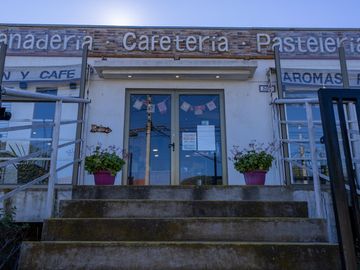 VENTA ESQUINA COMERCIAL |  INIGUALABLE VITRINA  EN ALGARROBO