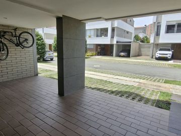 Casa par venta en parcelación en Rionegro
