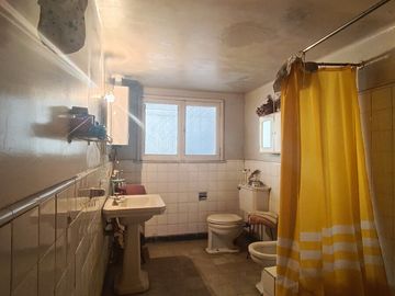 Venta de amplio departamento en centro de Viña, a pasos de plaza Vergara.