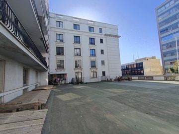 Venta de amplio departamento en centro de Viña, a pasos de plaza Vergara.