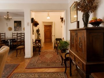Venta de amplio departamento en centro de Viña, a pasos de plaza Vergara.