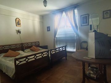 Venta de amplio departamento en centro de Viña, a pasos de plaza Vergara.