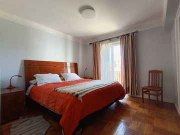 Venta de amplio departamento a pasos de Plaza Vergara en Viña del Mar