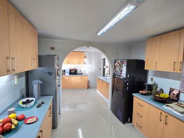 Venta de casa amplia en Algarrobo