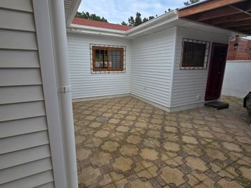 Venta de casa amplia en Algarrobo