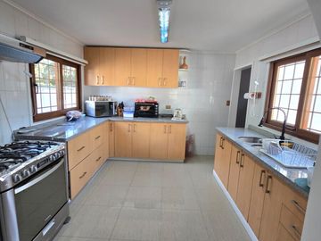 Venta de casa amplia en Algarrobo