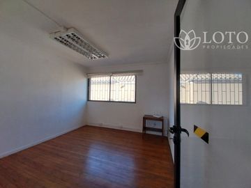 Propiedad comercial en perfecto estado Viña del Mar sector Oriente.