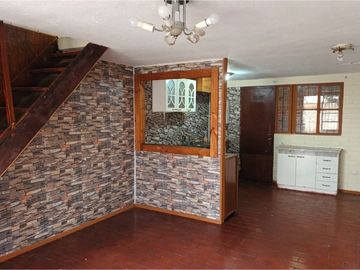 Estupenda Casa en Pasaje Cerrado