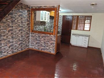 Estupenda Casa en Pasaje Cerrado