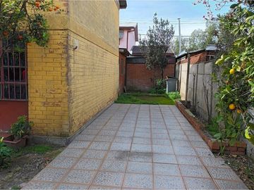 Estupenda Casa en Pasaje Cerrado