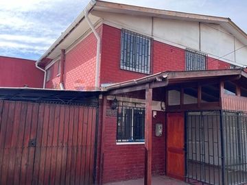 Casa de dos pisos con gran potencial LA FLORIDA
