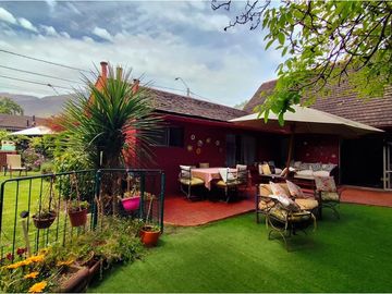 CASA CON PISCINA Y VISTA CORDILLERA LA REINA