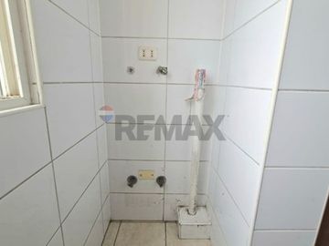 Amplio 3D2B y Bodega | Remodelado en Huérfanos