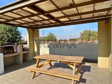 En venta Casa en Valle Grande, 3 pisos, Jardín.