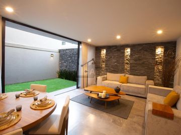 Casa nueva en venta en Condominio con Alberca en Altos Juriquilla