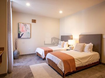 Casa nueva en venta en Condominio con Alberca en Altos Juriquilla