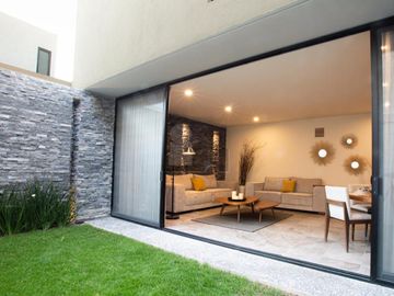 Casa nueva en venta en Condominio con Alberca en Altos Juriquilla