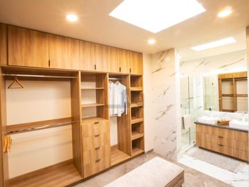 Casa nueva en venta en Condominio con Alberca en Altos Juriquilla