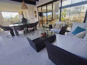 EN RENTA CASA DE LUJO PUEMBO SECTOR MANGAHUANTAG