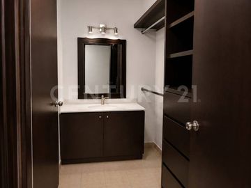 CASA EN RENTA | VENTANAS DE LA HUASTECA | SANTA CATARINA, NL