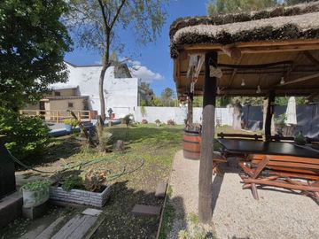 Casa quinta en venta Villa Luzuriaga con pileta
