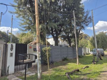 Casa quinta en venta Villa Luzuriaga con pileta