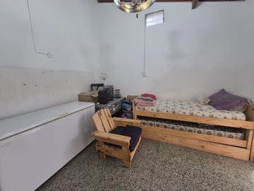 Casa quinta en venta Villa Luzuriaga con pileta
