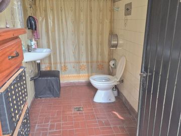 Casa quinta en venta Villa Luzuriaga con pileta