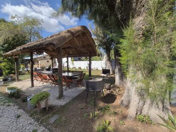 Casa quinta en venta Villa Luzuriaga con pileta