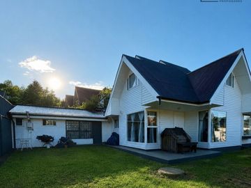 Hermosa Casa en Los Alpes-Puerto Varas-Cerca de Colegios