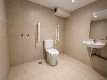 ALQUILER LOCAL COMERCIAL SOBRE AVENIDA 270m2