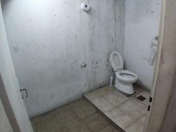 Local de 80 mt2   Galpón de 285 m² cubiertos c/ acceso vehicular – Av. H. Yrigoyen”.
