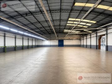 Depósito - Galpón de 1325 m2    playa  en Villa Martelli - ALQUILER