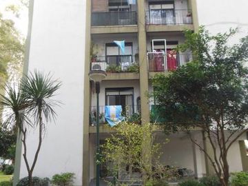 Muy buen Departamento 3 ambientes, muy luminoso.