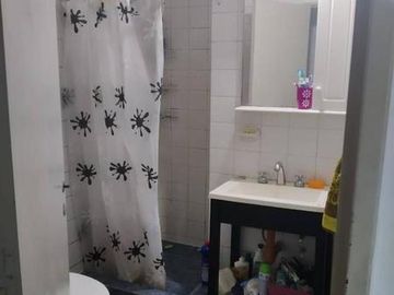 Muy buen Departamento 3 ambientes, muy luminoso.