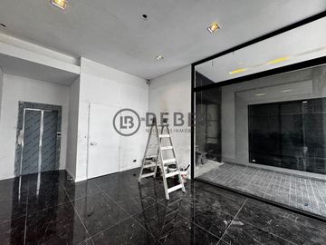 En venta tres ambientes a estrenar, Chauvin