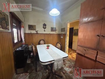 Casa de 3 ambientes -Ituzaingo Norte .
