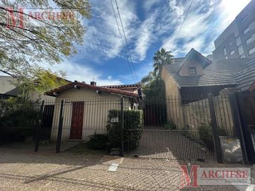 Casa de 3 ambientes -Ituzaingo Norte .