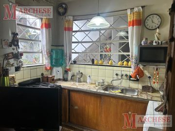 Casa de 3 ambientes -Ituzaingo Norte .