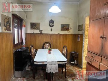 Casa de 3 ambientes -Ituzaingo Norte .