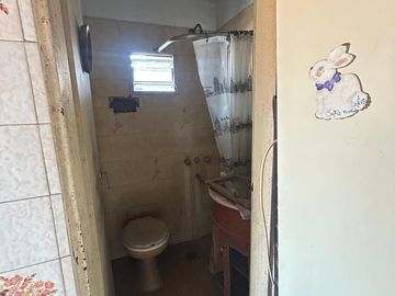 Casa de 3 ambientes -Ituzaingo Norte .