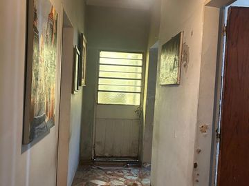 Casa de 3 ambientes -Ituzaingo Norte .