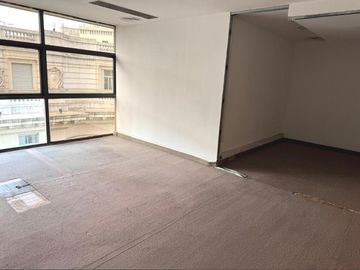 Oficina en venta y alquiler en Monserrat excelente ubicacion.